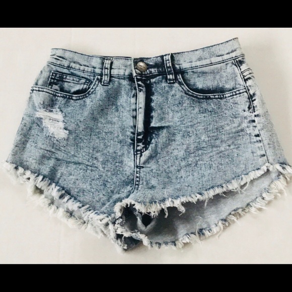 Fringe Bottom Jeans Shorts - Picture 2 of 3